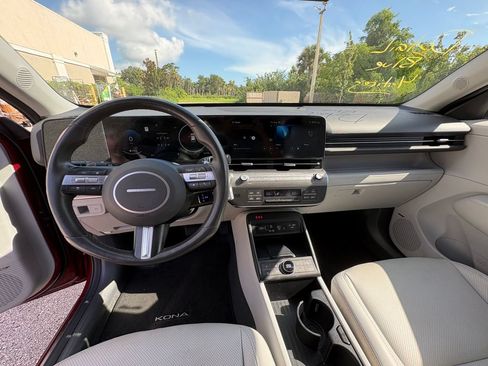 Used 2025 Hyundai Kona Limited FWD image 7