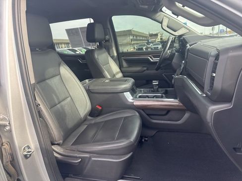 Used 2022 Chevrolet Silverado 1500 LT Trail Boss w/ Convenience Package II image 18