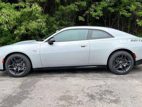 New 2024 Dodge Charger R/T w/ Plus Group image 6