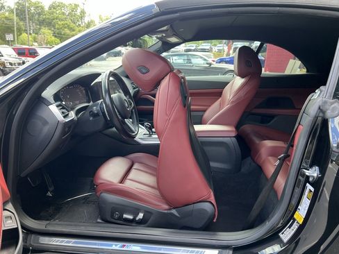 Used 2023 BMW M440i Convertible w/ Premium Package image 28