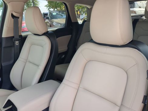 New 2026 Lincoln Corsair Premiere image 10