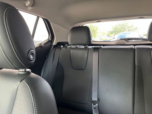 Used 2025 Buick Encore GX Preferred image 39