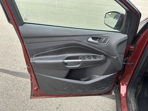 Used 2014 Ford Escape SE image 17