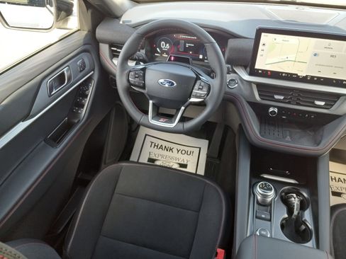 Used 2025 Ford Explorer ST image 17