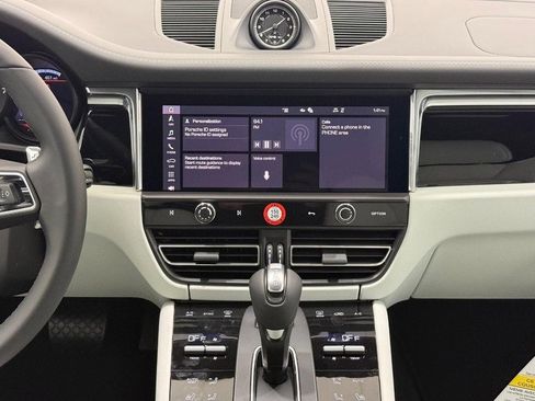 New 2026 Porsche Macan image 12