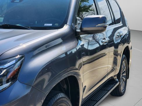 Used 2022 Lexus GX 460 Luxury w/ Off Road Package image 34