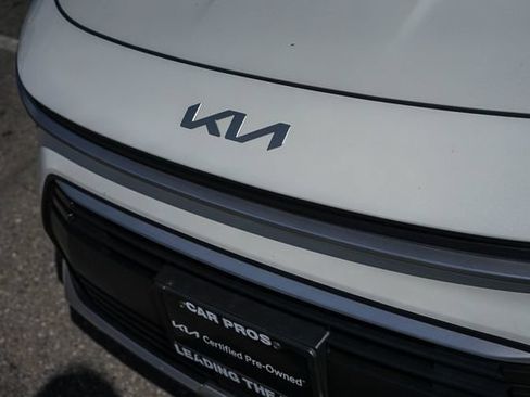 Certified 2025 Kia Niro EX FWD image 7