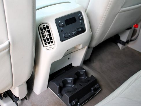 Used 2006 Cadillac Escalade EXT image 32