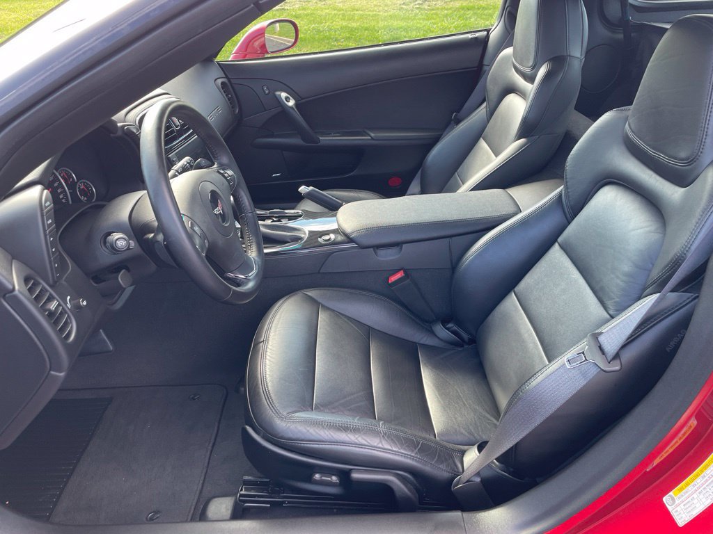 Used 2013 Chevrolet Corvette Coupe w/ 2LT Preferred Equipment Group RWD image 9