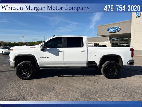 Used 2022 Chevrolet Silverado 2500 LT w/ Convenience Package image 2