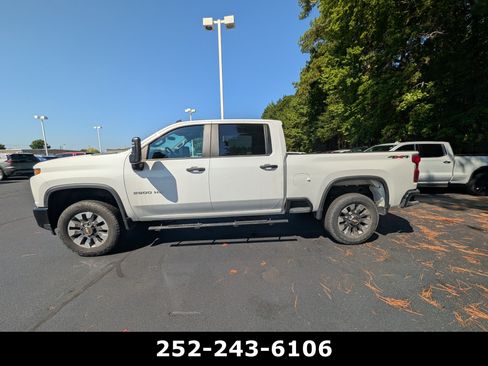 Used 2023 Chevrolet Silverado 2500 Custom w/ Custom Convenience Package AWD/4WD image 11