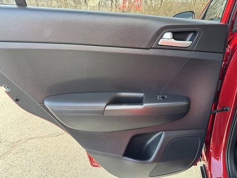 Used 2020 Kia Sportage LX image 18