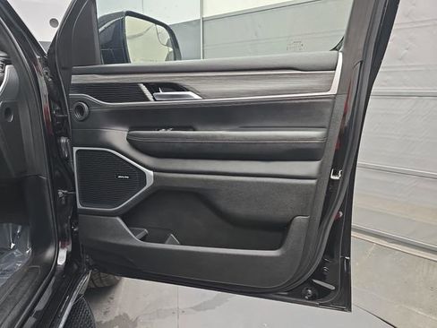 Used 2024 Jeep Wagoneer Series II w/ Flexible Seating Group image 46