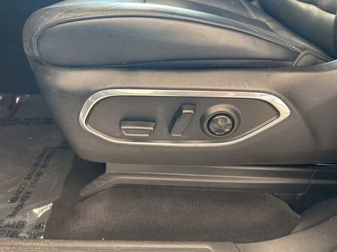 Used 2023 Jeep Wagoneer Series III w/ Preferred Equipment Group image 49