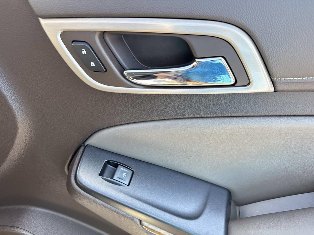Used 2019 GMC Yukon XL Denali w/ Denali Ultimate Package RWD image 17