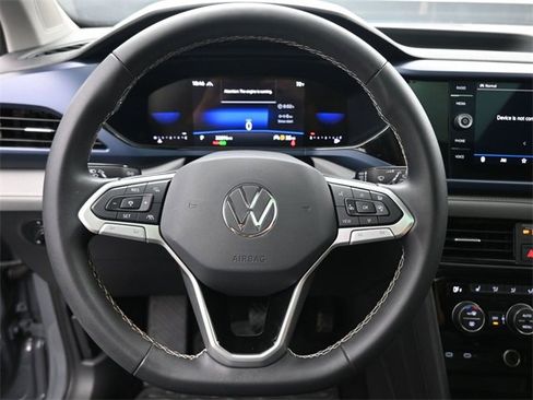 Used 2024 Volkswagen Taos SE image 7