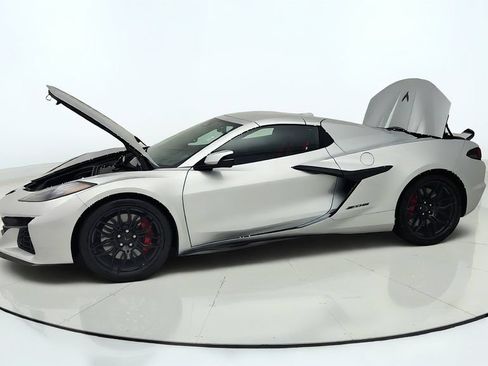 Used 2026 Chevrolet Corvette Z06 w/ Stealth Interior Trim Package RWD image 11