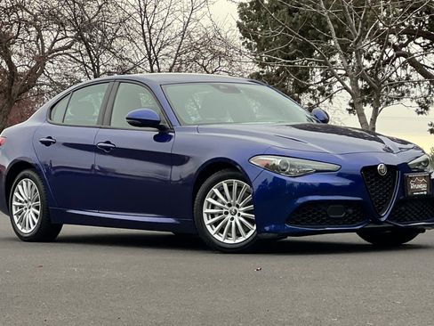Used 2022 Alfa Romeo Giulia Sprint image 2