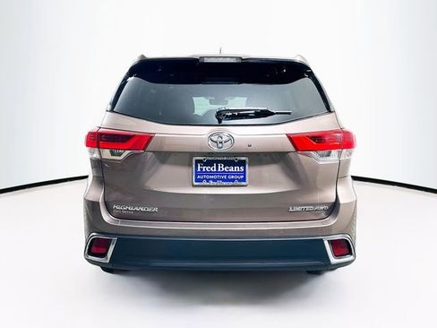 Used 2019 Toyota Highlander Limited AWD/4WD image 6