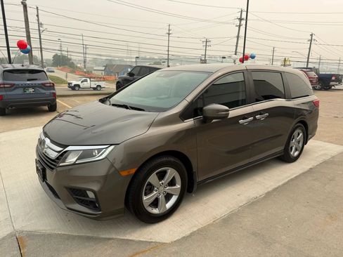 Used 2018 Honda Odyssey EX image 5