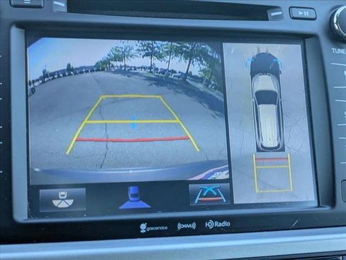 Used 2019 Toyota Highlander Limited Platinum AWD/4WD image 14