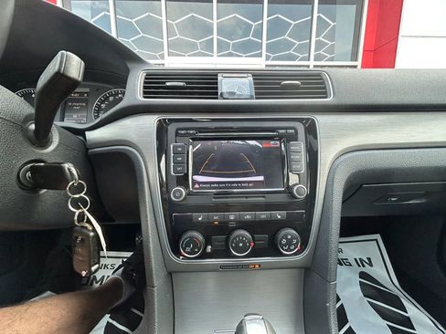 Used 2014 Volkswagen Passat 1.8T SE image 14