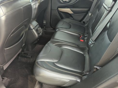 Used 2018 Jeep Cherokee Limited image 17