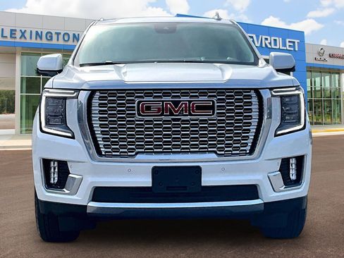 Used 2024 GMC Yukon Denali image 3
