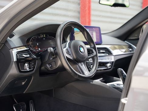 Used 2021 BMW 540i w/ M Sport Package RWD image 15