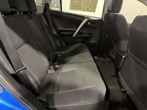 Used 2018 Toyota RAV4 XLE image 10