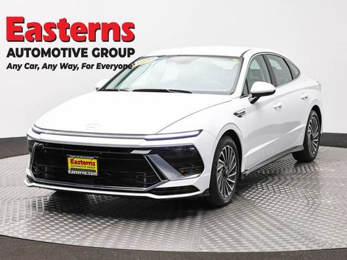 Used 2025 Hyundai Sonata SEL FWD image 1