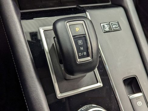 Used 2025 Mitsubishi Outlander SE image 13