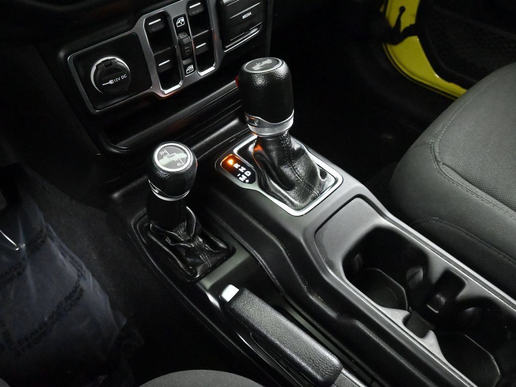 Used 2022 Jeep Wrangler Unlimited Sport AWD/4WD image 33