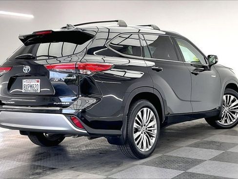 Used 2021 Toyota Highlander Platinum image 13