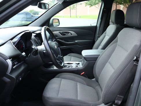 Used 2023 Chevrolet Traverse LT FWD image 10