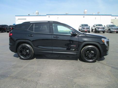 Used 2022 GMC Terrain AT4 w/ Infotainment Package II image 5
