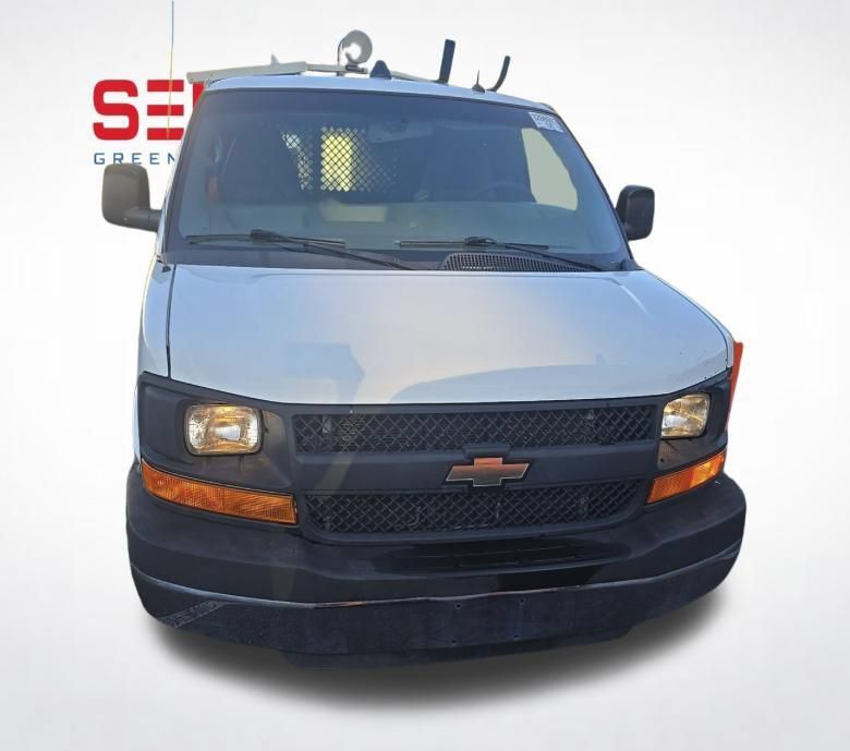 Used 2014 Chevrolet Express 2500 RWD image 9