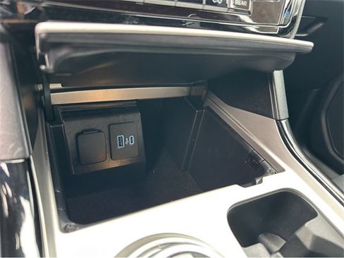 Used 2022 Ford Explorer ST image 30