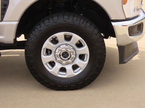 Certified 2024 Ford F250 XLT image 9