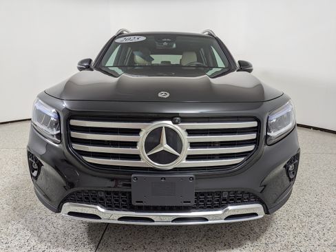 Used 2025 Mercedes-Benz GLB 250 image 2
