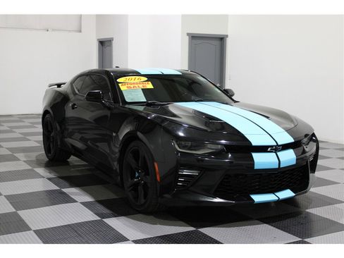 Used 2016 Chevrolet Camaro SS image 3