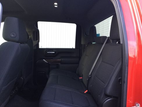 Used 2020 GMC Sierra 2500 SLE w/ SLE Value Package; AWD/4WD image 12
