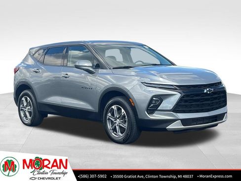 Certified 2023 Chevrolet Blazer LT w/ LPO, Black Grille Bar Package FWD image 9