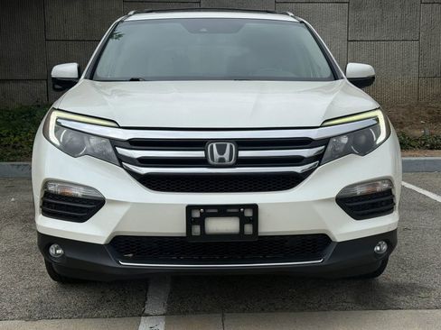 Used 2017 Honda Pilot Touring image 4