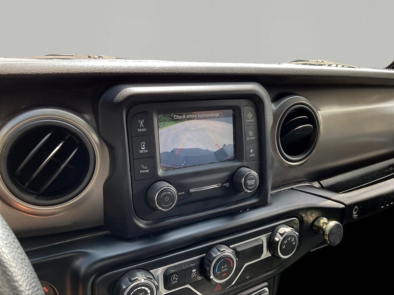 Used 2019 Jeep Wrangler Sport AWD/4WD image 14