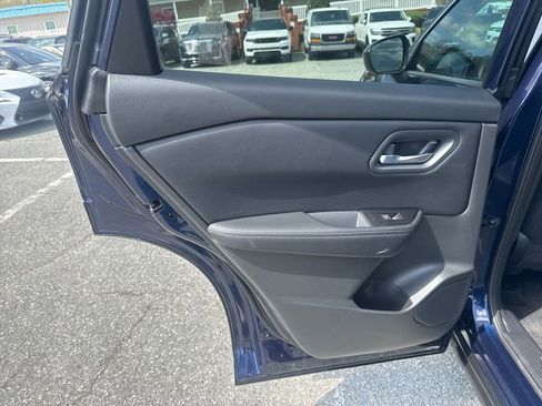 Used 2025 Nissan Rogue SV image 25