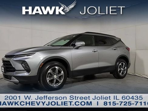 Used 2023 Chevrolet Blazer LT FWD image 4