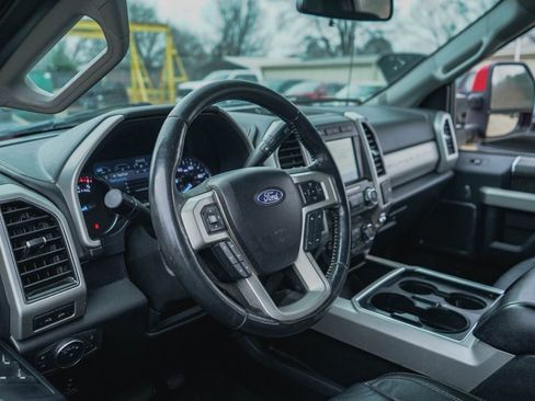 Used 2020 Ford F350 Lariat w/ Lariat Ultimate Package image 6