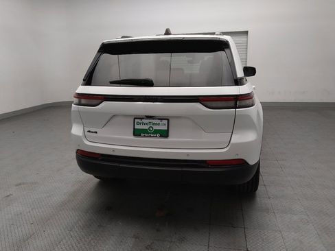 Used 2023 Jeep Grand Cherokee Altitude AWD/4WD image 7