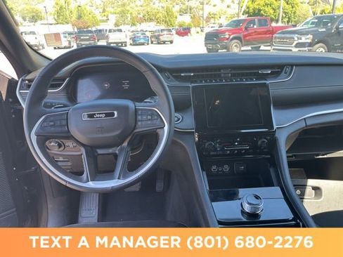 Used 2023 Jeep Grand Cherokee Altitude AWD/4WD image 18